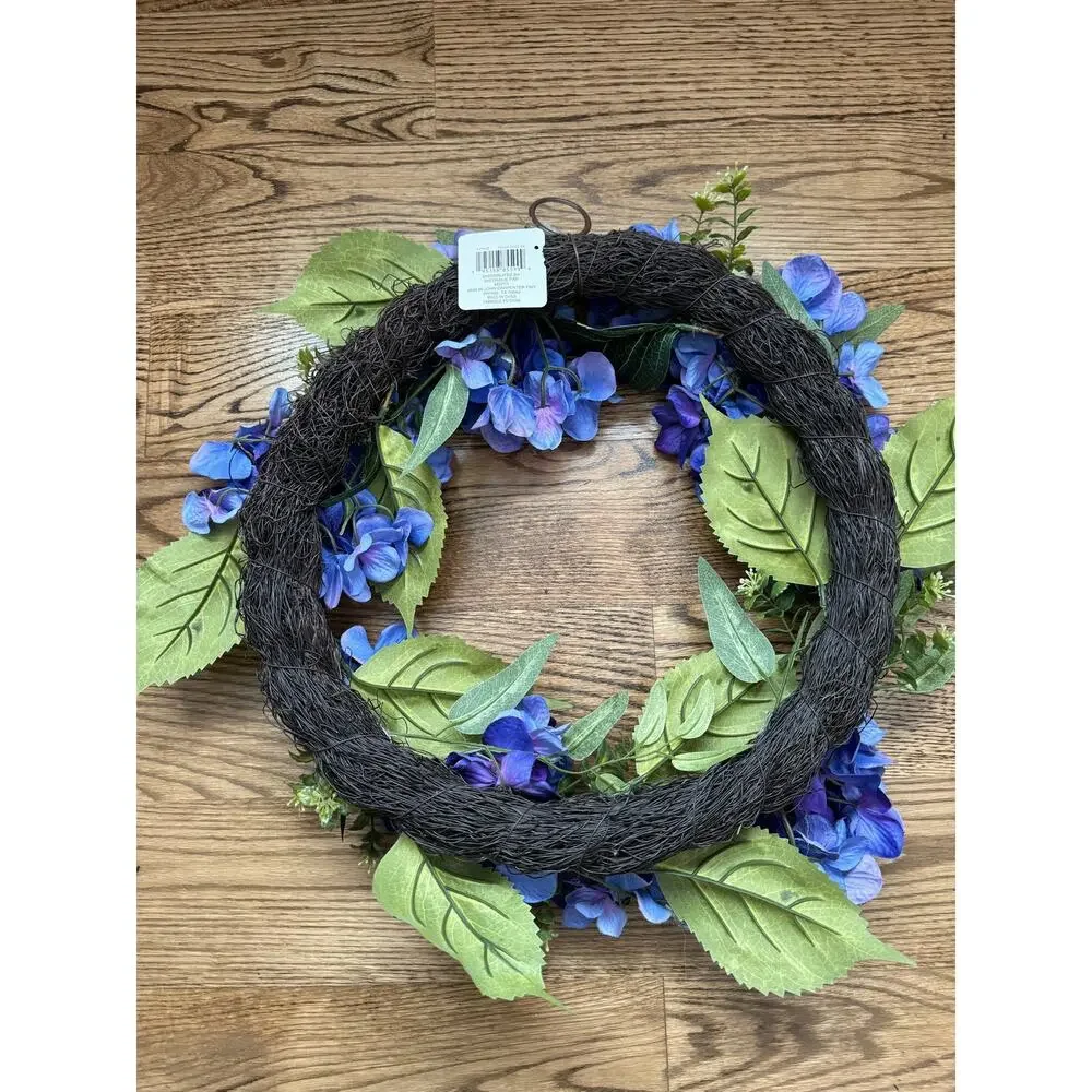 ASHLAND NWT Hydrangea Door Wreath